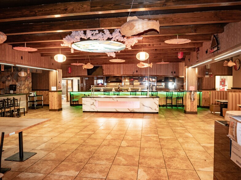 More Photos Of 4904 N Navarro St, Victoria Restaurant For Sale
