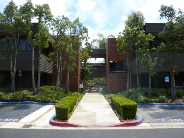 More Photos Of 30131 Town Center Dr, Laguna Niguel Medical For Lease