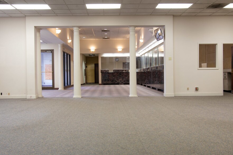 More Photos Of 13650 Michigan Ave, Dearborn Bank For Lease