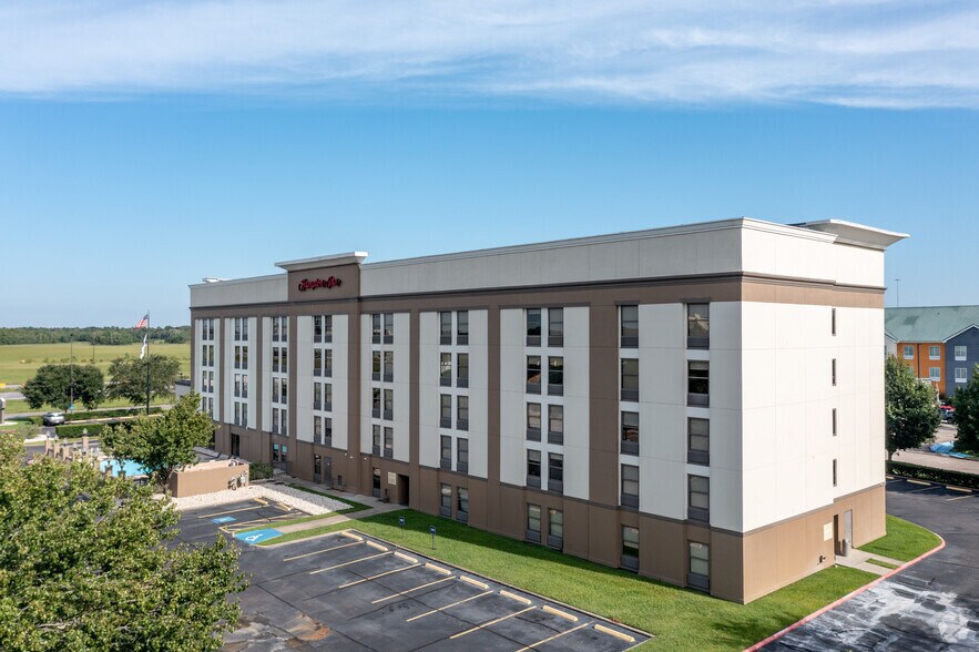 More Photos Of 3795 Interstate 10 S, Beaumont Hotel For Sale