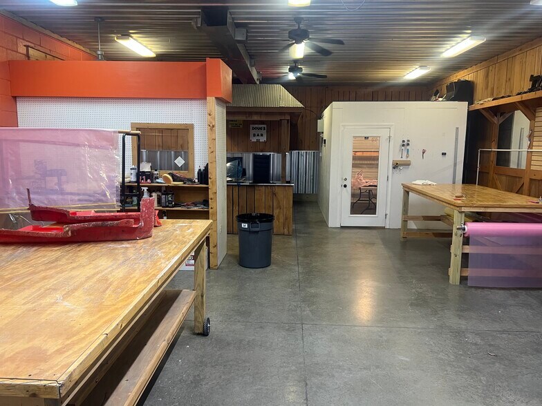 More Photos Of 11806 Main St, Centertown Flex For Sale