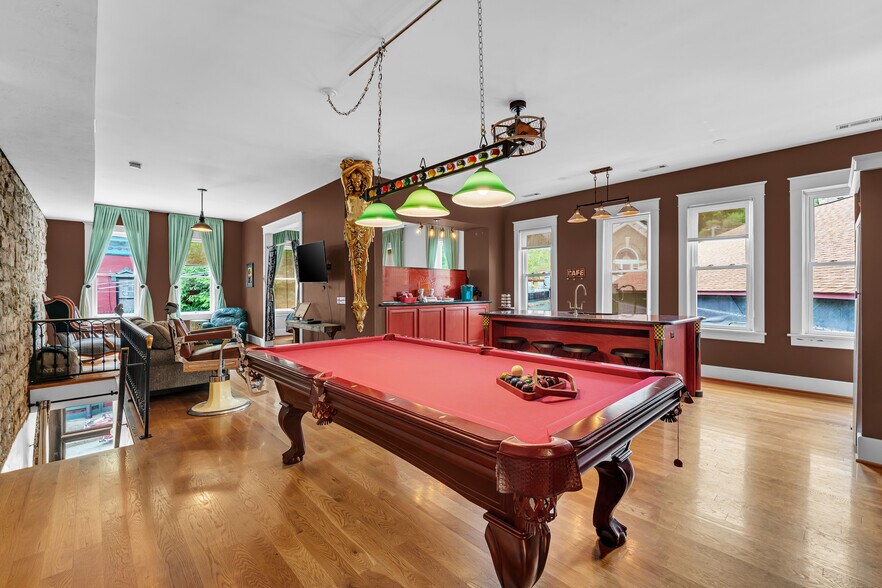 More Photos Of 87 Spring St, Eureka Springs Storefront Retail Residential For Sale