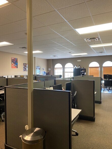 More Photos Of 2295 S Hiawassee Rd, Orlando Office For Lease