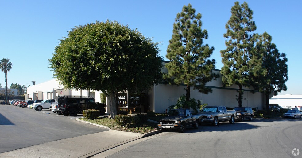 More Photos Of 18081-18091 Redondo Cir, Huntington Beach Light Manufacturing For Lease
