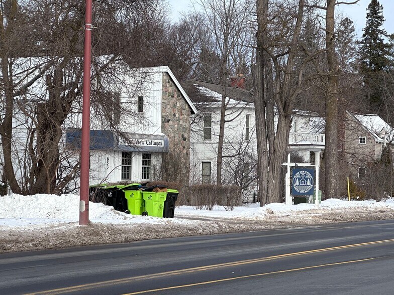 More Photos Of 841 E Front St, Traverse City Hotel For Sale