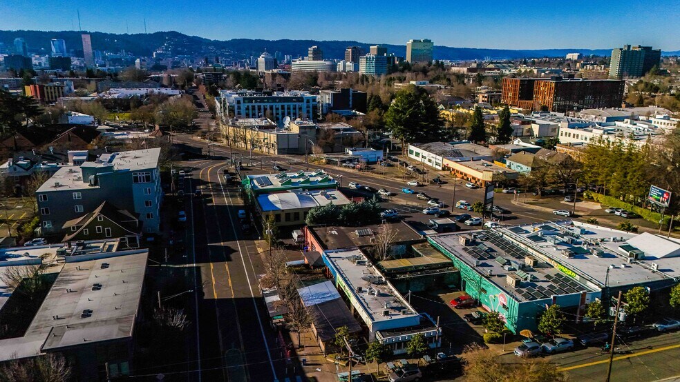 More Photos Of 2319 NE Glisan St, Portland Auto Dealership For Sale