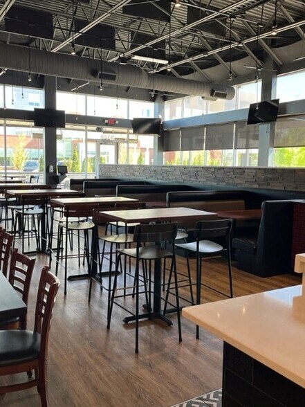 More Photos Of 2300-2328 Showtime Dr, Lansing Restaurant For Lease