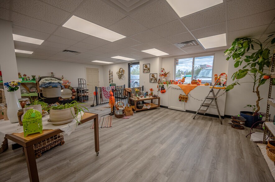 More Photos Of 2255 Marion Rd SE, Rochester Service For Lease