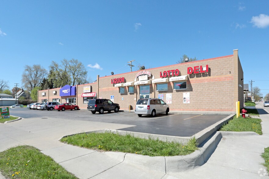 More Photos Of 509-533 10th St, Port Huron Storefront For Lease