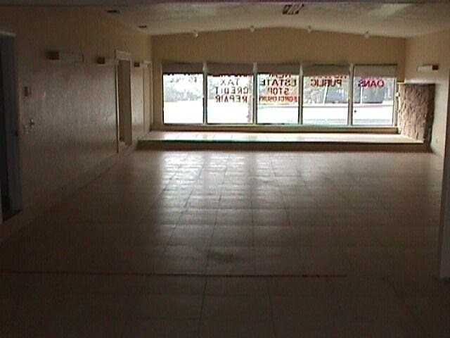 More Photos Of 947 W Ramsey St, Banning Freestanding For Sale