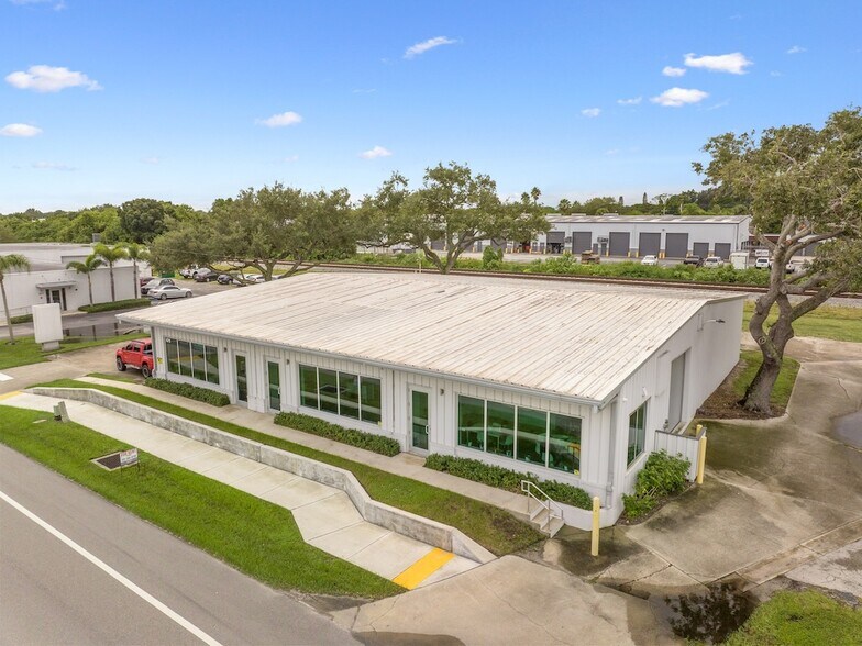 More Photos Of 675 US Highway 1, Vero Beach Warehouse For Lease