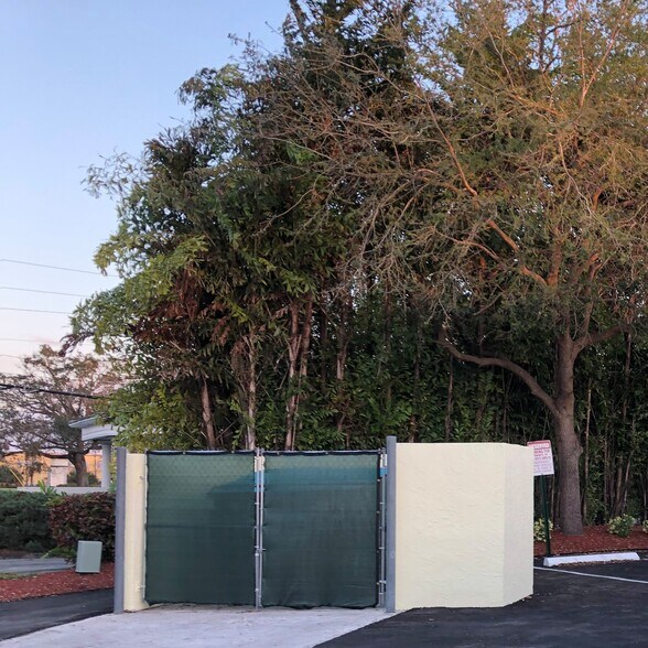 More Photos Of 9615-9619 W Sample Rd, Coral Springs Freestanding For Lease