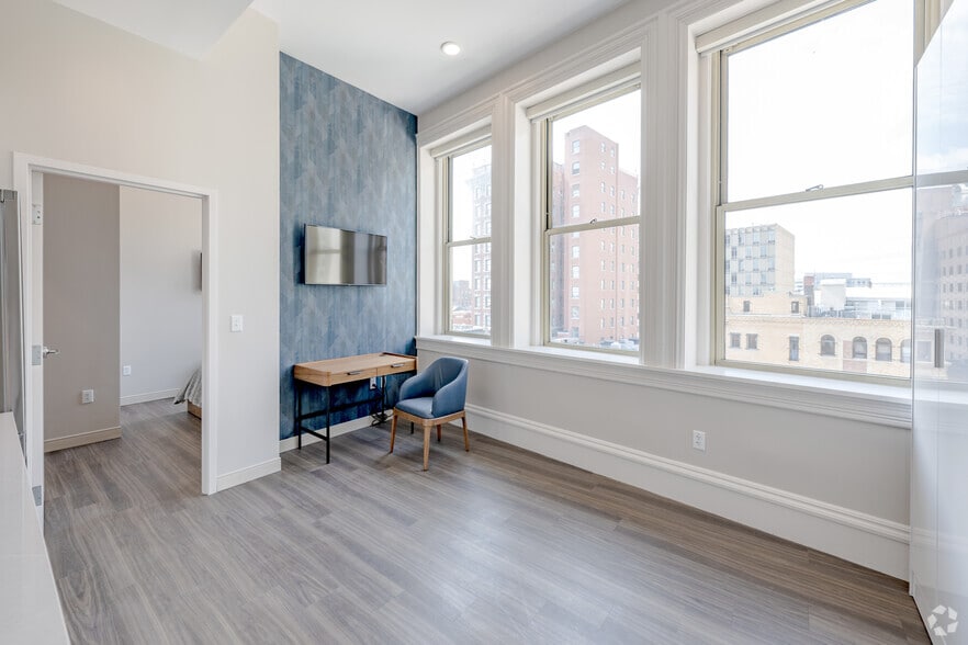 More Photos Of 82-90 Weybosset St, Providence Apartments For Lease