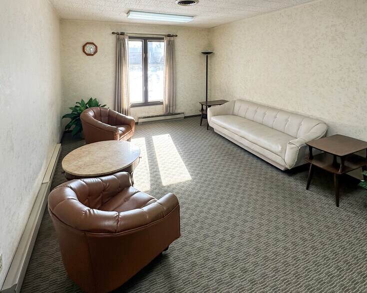More Photos Of 511 N Wayne St, Angola Office For Sale