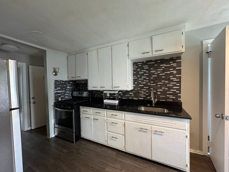 More Photos Of 140 N West St, Crown Point Apartments For Sale