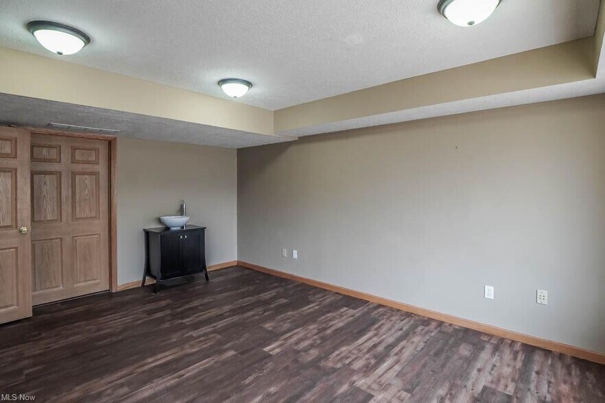 More Photos Of 11316 Cleveland Ave NW, Uniontown Office Residential For Sale