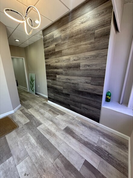 More Photos Of 8-10 Irving Pl, Woodmere Storefront Retail Office For Lease
