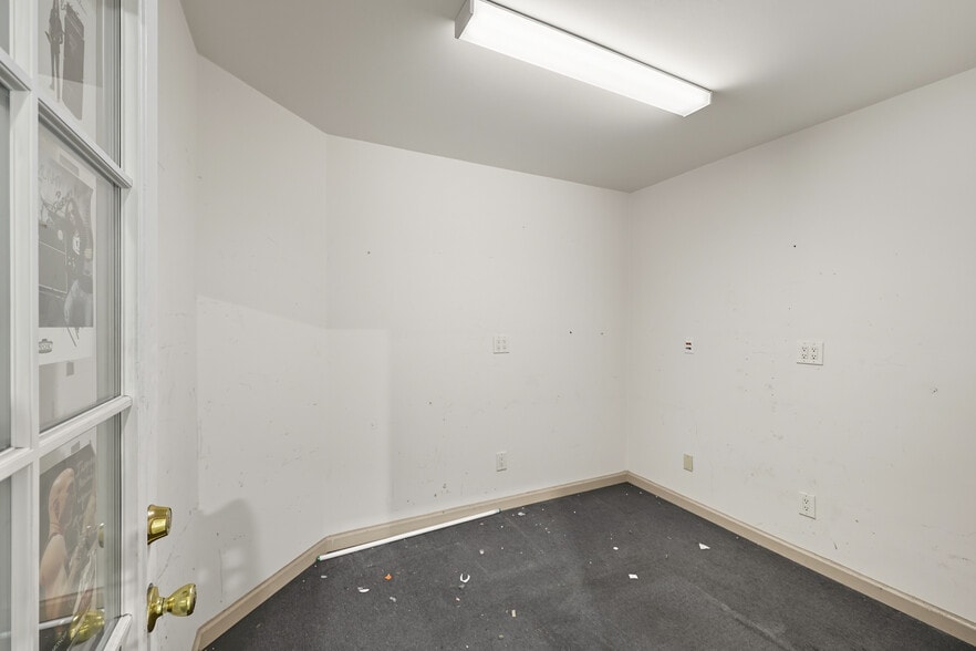 More Photos Of 328-332 W Main St, Merced Storefront For Lease