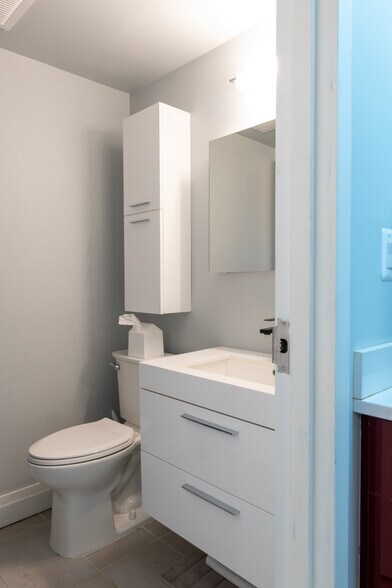 More Photos Of 3145 Mount Vernon Ave, Alexandria Office For Sale