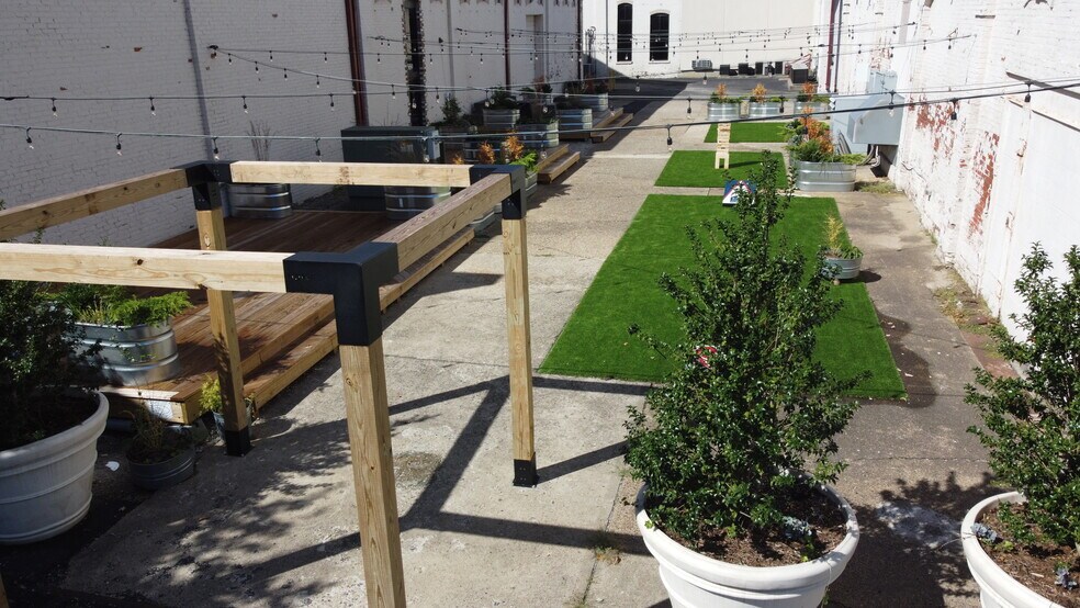 More Photos Of 590 Missouri Ave, Jeffersonville Office For Lease