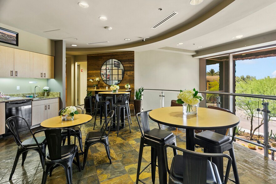 More Photos Of 9375 E Shea Blvd, Scottsdale Coworking Space