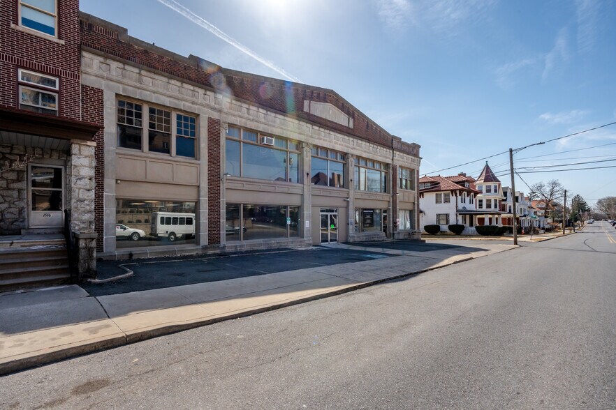 More Photos Of 1518 W Walnut St, Allentown Light Distribution For Lease