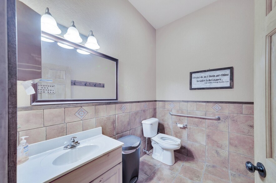 More Photos Of 710 Tenaya St, Hermosa General Retail For Sale