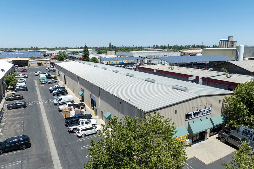 More Photos Of 615-621 Kansas Ave, Modesto Light Distribution For Sale