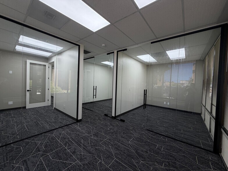 More Photos Of 110 Harding Blvd, Roseville Loft Creative Space For Lease
