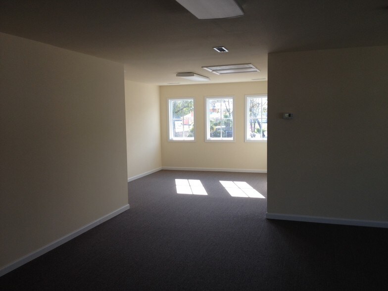 More Photos Of 277 Willbrook Blvd, Pawleys Island Office For Sale
