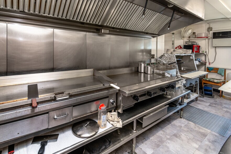 More Photos Of 36 John Ringo Rd, Ringoes Restaurant For Sale