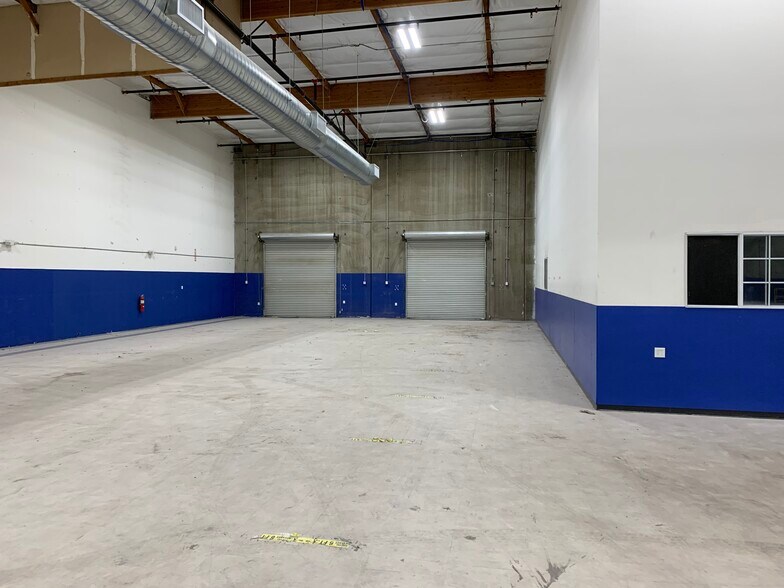More Photos Of 6901 District Blvd, Bakersfield Warehouse For Lease