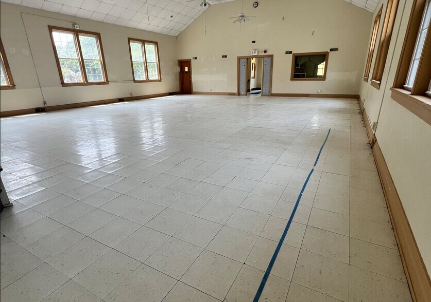 More Photos Of 2280 Lyell Ave, Rochester Freestanding For Sale