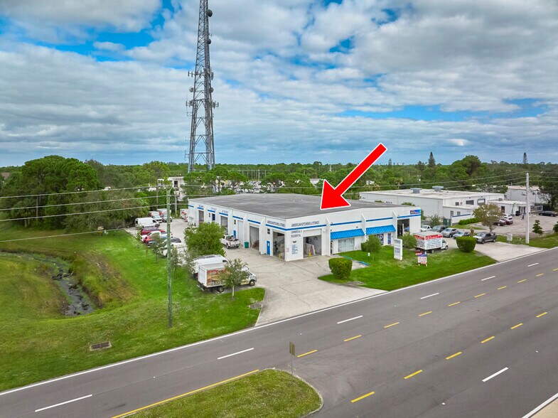 More Photos Of 1593 SE Village Green Dr, Port Saint Lucie Warehouse For Lease
