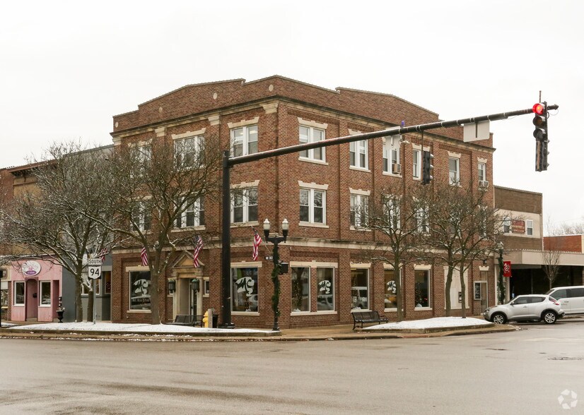 More Photos Of 102 Main St, Wadsworth Office For Lease