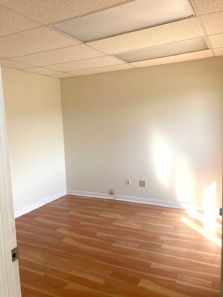More Photos Of 2300 Thornton Taylor Pky, Fayetteville Office For Sale