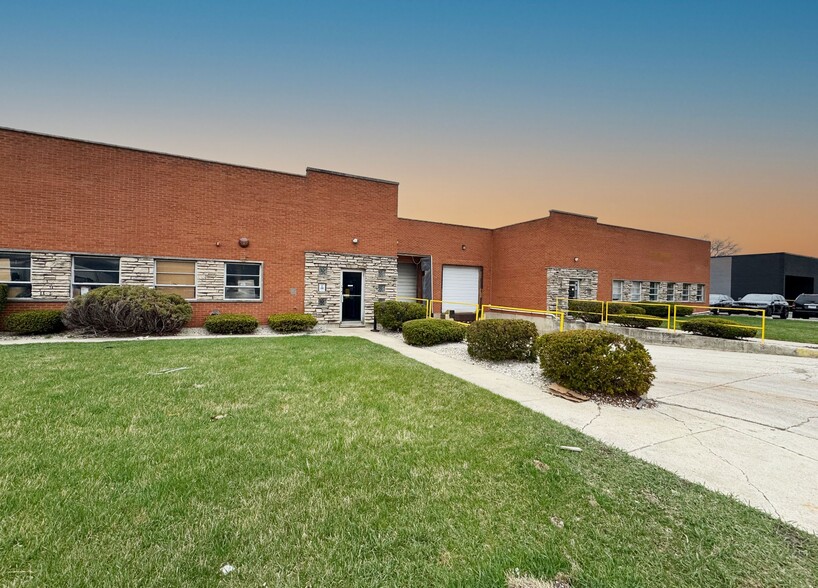 Primary Photo Of 100 W Laura Dr, Addison Warehouse For Sale