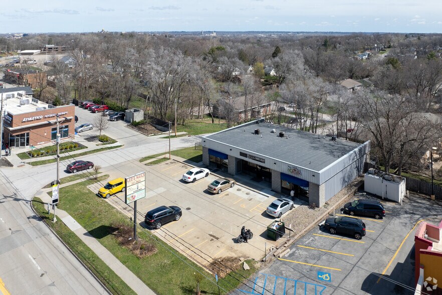 More Photos Of 2705 SW 9th St, Des Moines Storefront For Sale