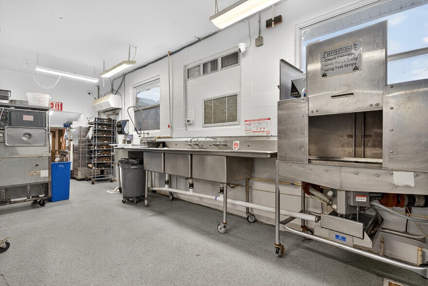 More Photos Of 765 3rd Ave, Welaka Restaurant For Sale