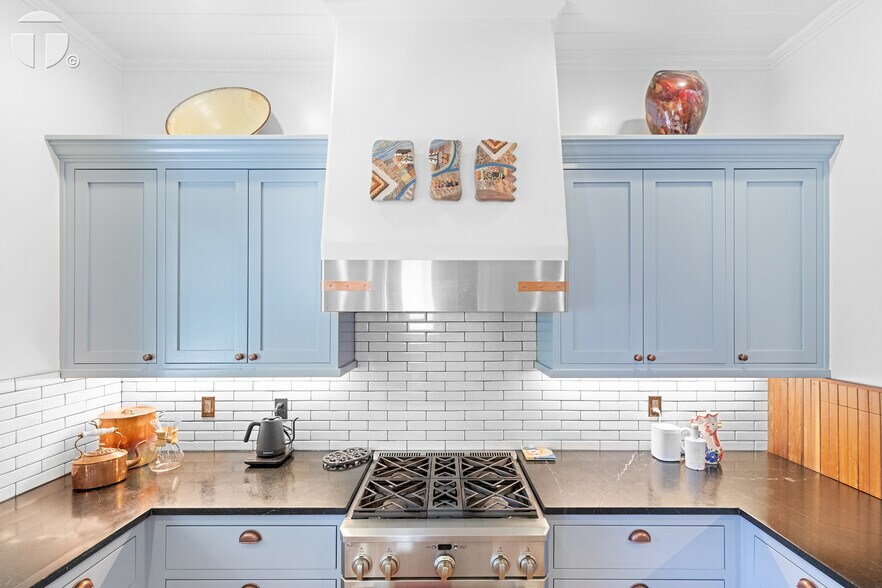 More Photos Of 2220 Capitol Ave, Sacramento Apartments For Sale