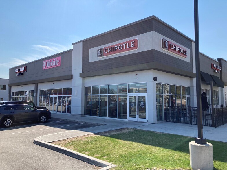 More Photos Of 287 Grove St, Worcester Unknown For Lease