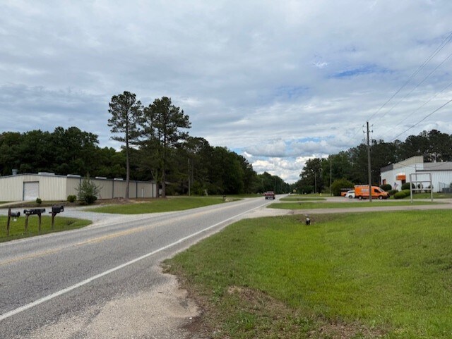 More Photos Of 5747 Elmore Rd, Elmore Warehouse For Lease