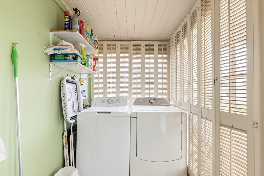 More Photos Of 53447 Highway 290, Hempstead Specialty For Sale