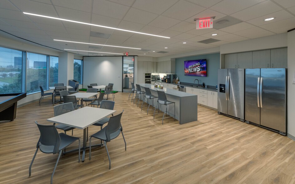 More Photos Of 10375 Richmond Ave, Houston Office For Sale