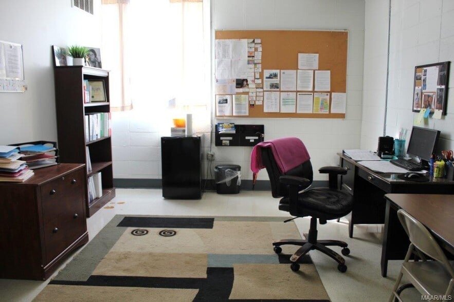 More Photos Of 2005 N Country Club Dr, Montgomery Schools For Sale