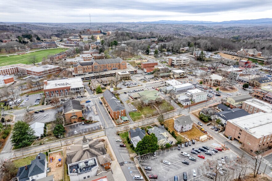 More Photos Of 27 S Park St, Dahlonega Hotel For Sale