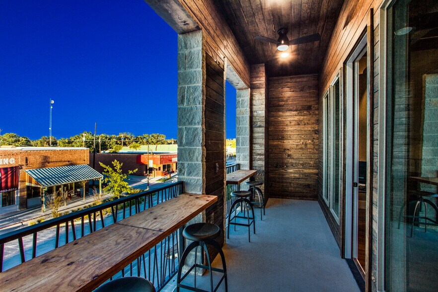 More Photos Of 1024 Halsell St, Bridgeport Storefront Retail Office For Sale