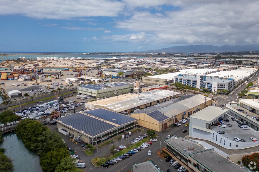 More Photos Of 1311 Kalani St, Honolulu Warehouse For Lease