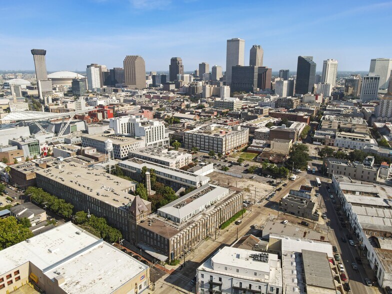 More Photos Of 1051 Annunciation St, New Orleans Restaurant For Sale