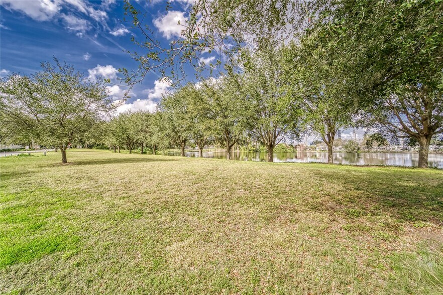 More Photos Of 2105 Bruce St, Lakeland Trailer Camper Park For Sale